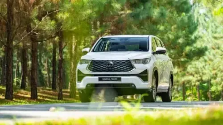 Những mẫu ô tô hybrid bán nhiều nhất tháng 7